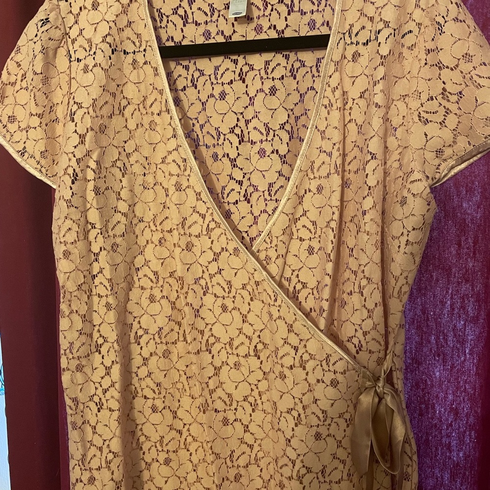 Old navy nude rose lace wrap top